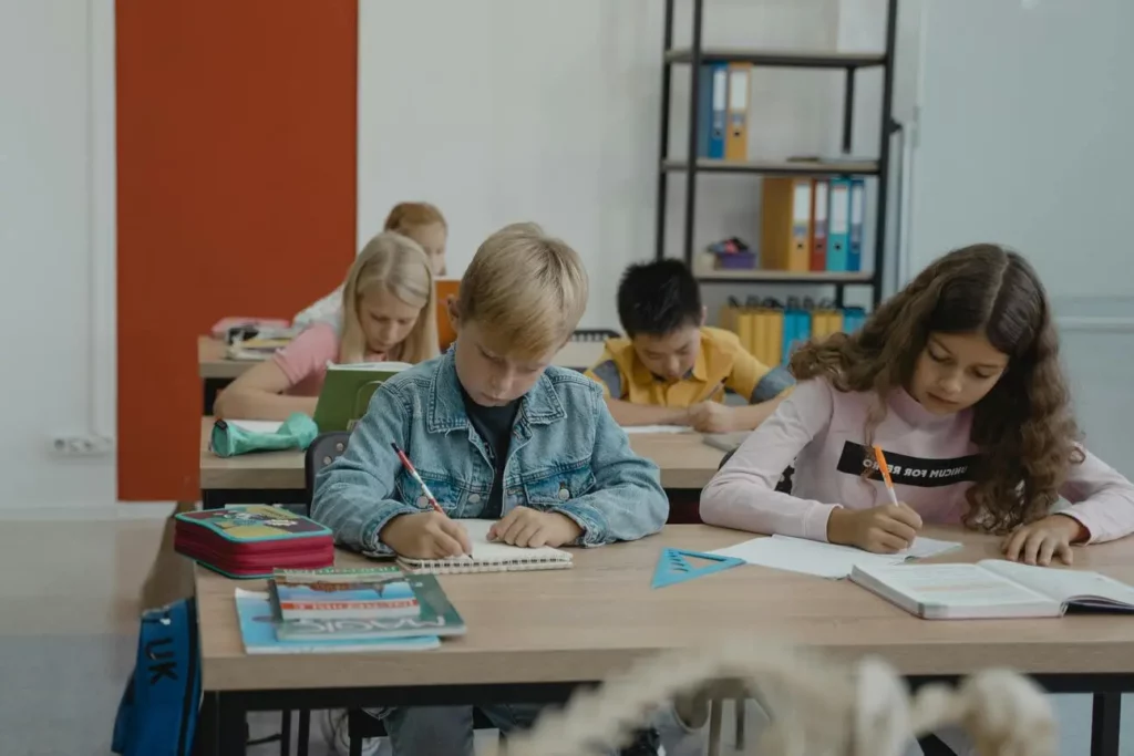 Photographie d'un contexte d'évaluation comportementale : classe scolaire